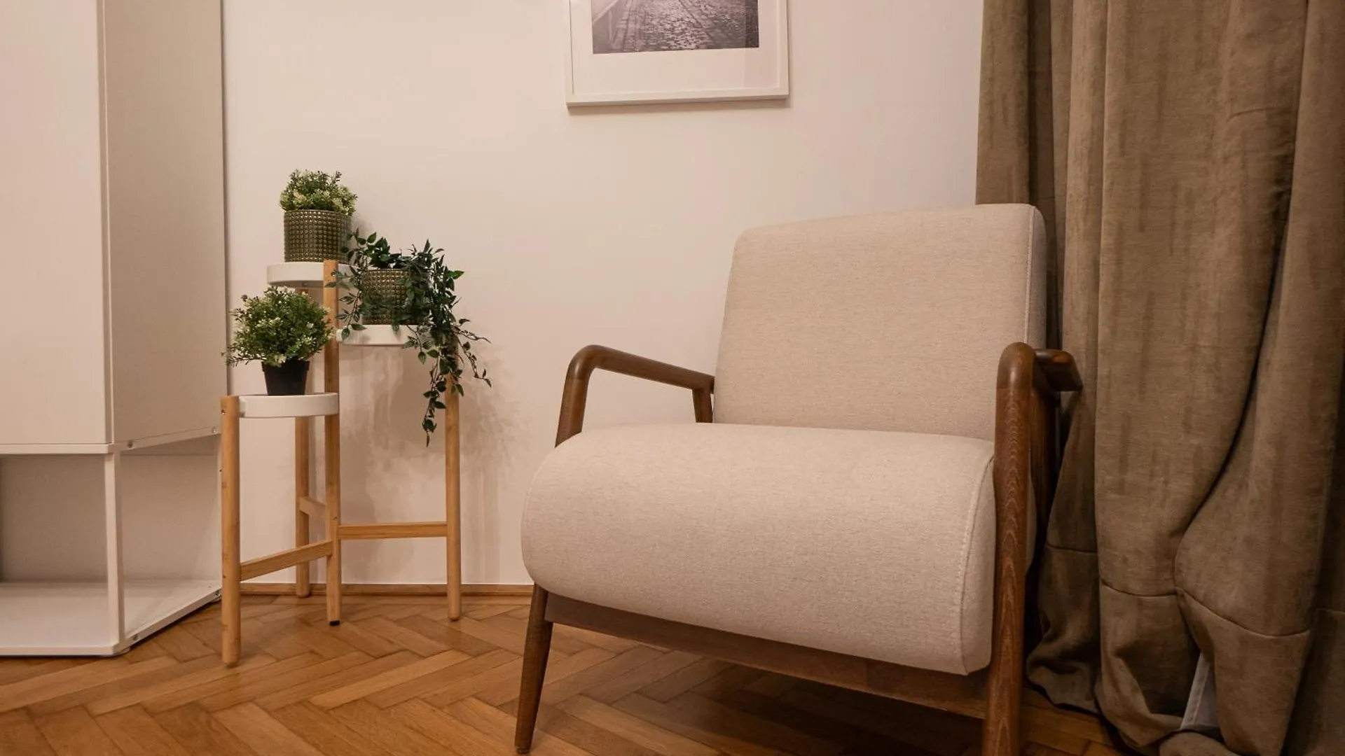 Top 2-Room Apartment In A 1St District Of Vienne Autriche