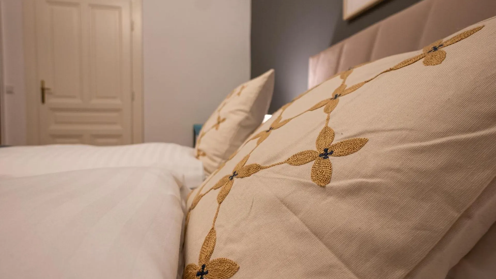 Top 2-Room Apartment In A 1St District Of Vienne 0*,  Autriche